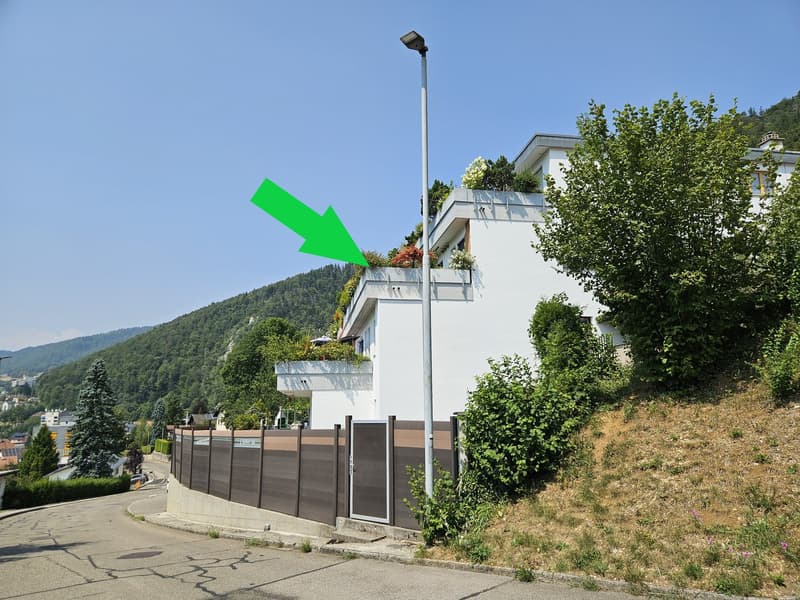 Spacieux appartement-terrasse de 5.5 pièces à Moutier avec vue dégagée, 2 garages (3)