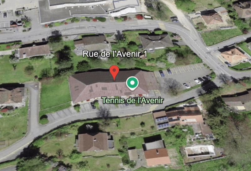 Complexe sportif dédié au tennis, avec terrain à bâtir en réserve (15)