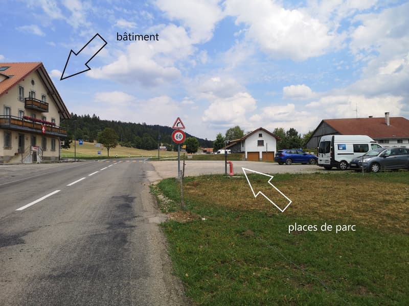 Immeuble mixte avec restaurant, 4 appartements, dépôts, garage collectif, panneaux solaires (4)