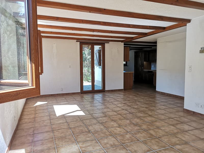 Baisse de prix : maison 5.5pces, env. 120m2, terrain 802m2, avec garage, places de parc, terrasse (23)