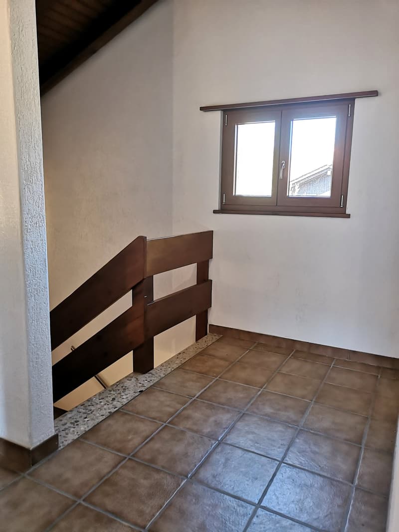 Baisse de prix : maison 5.5pces, env. 120m2, terrain 802m2, avec garage, places de parc, terrasse (28)