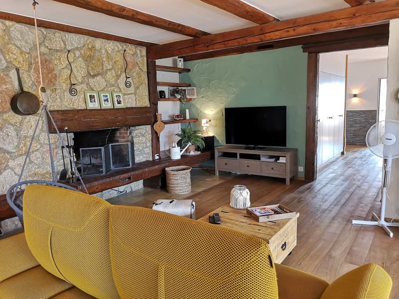 Spacieux appartement-terrasse de 5.5 pièces à Moutier avec vue dégagée, 2 garages (26)