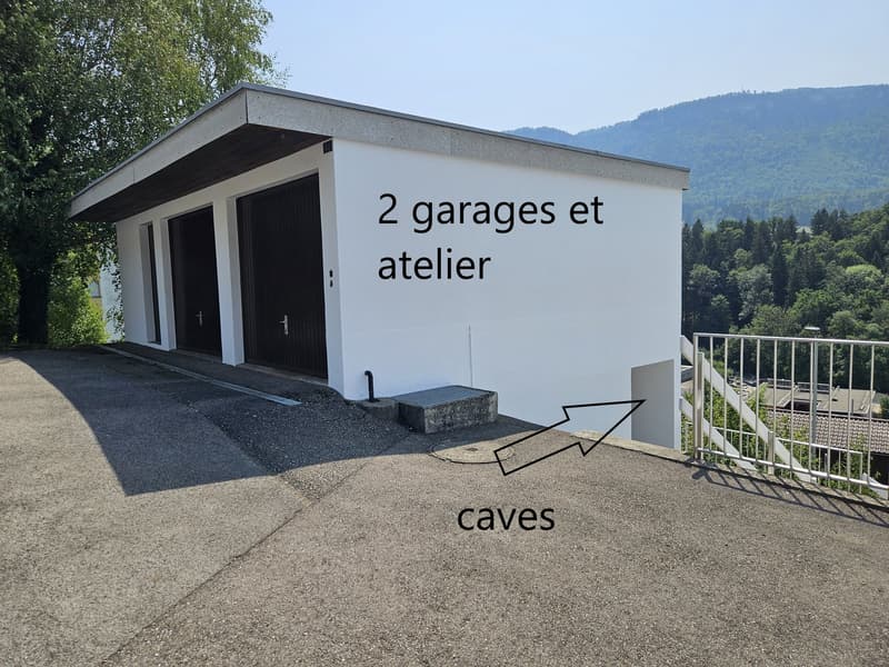 Spacieux appartement-terrasse de 5.5 pièces à Moutier avec vue dégagée, 2 garages (8)