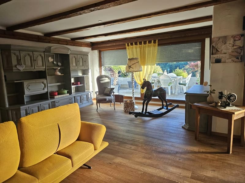 Spacieux appartement-terrasse de 5.5 pièces à Moutier avec vue dégagée, 2 garages (20)