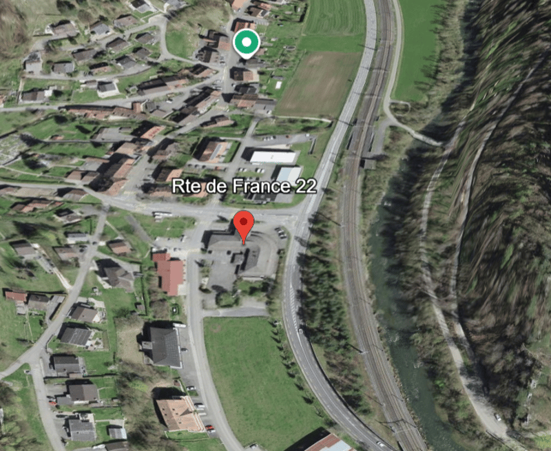 A louer local commercial de 200m2 avec vitrine sur l'axe Delémont-Bâle (13)