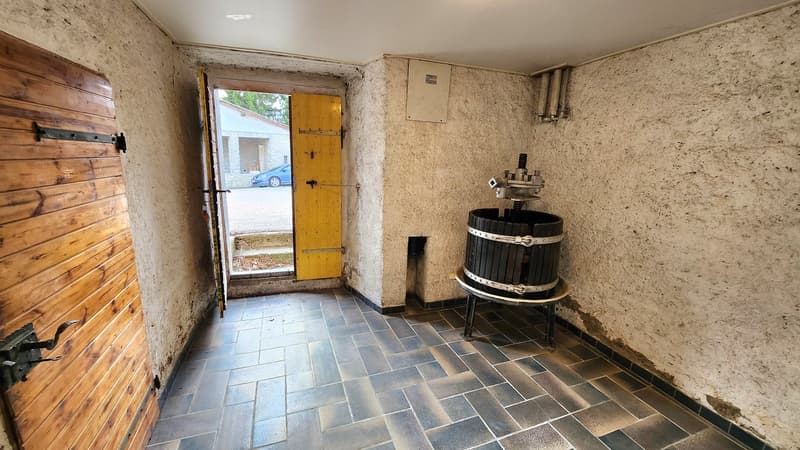 Maison villageoise à Grimisuat avec possibilité de faire deux ou trois appatements (18)
