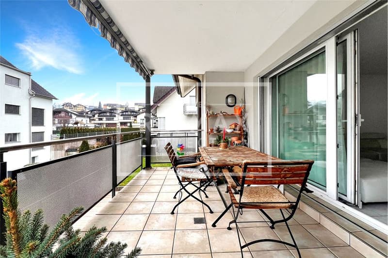 Appartement moderne attractif 4,5 pièces avec balcon en centre-ville (3)
