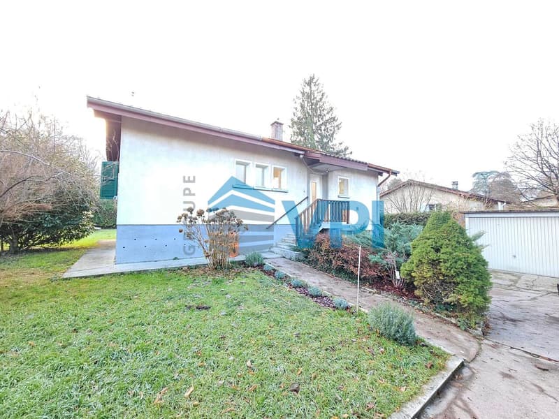 Villa de 8 pièces à louer à Chêne-Bourg (11)