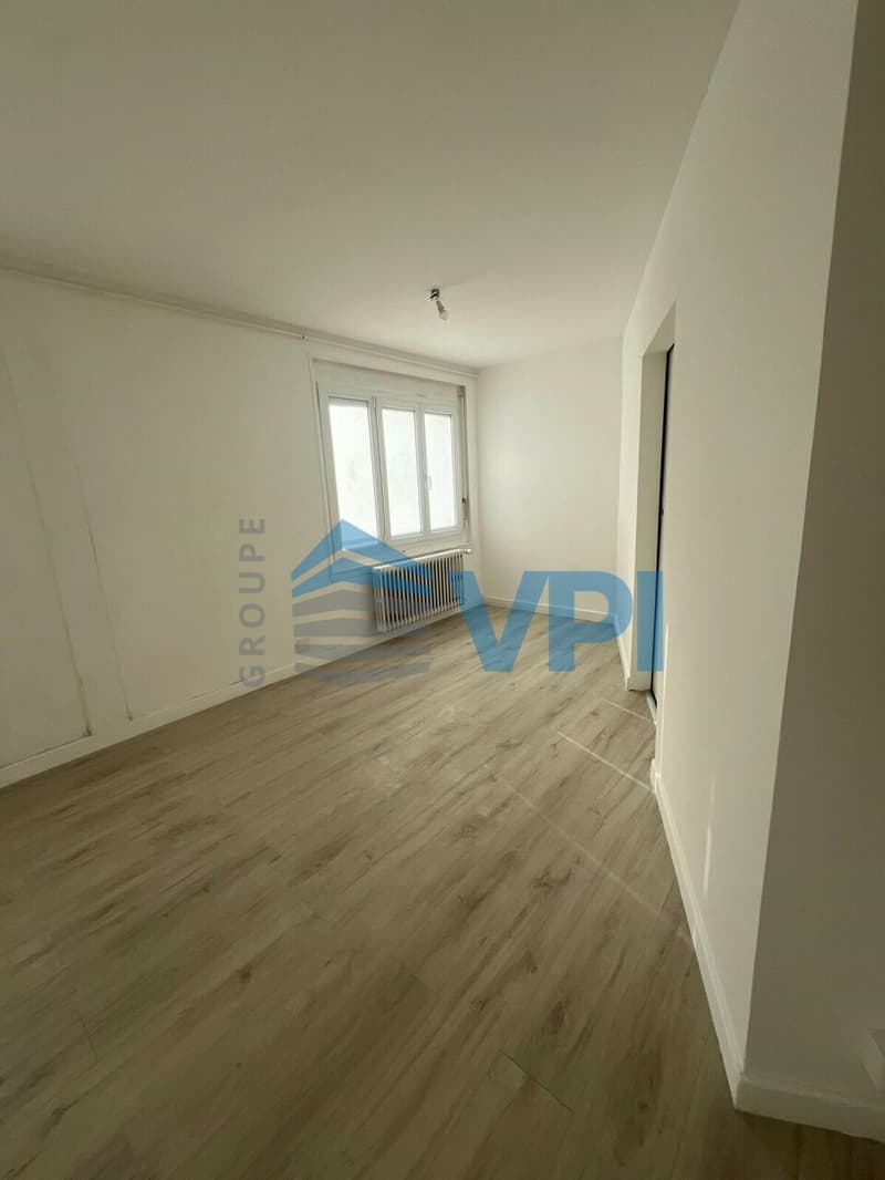 Lausanne - Studio rénové au 3ème étage (4)