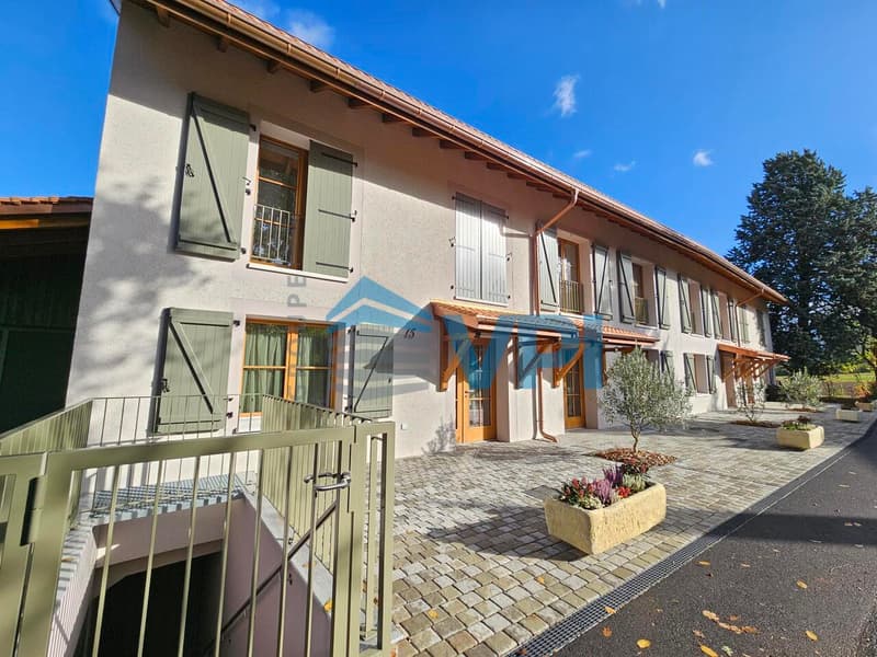Superbe villa mitoyenne 6 pièces avec terrasse et jardin privatifs à B (2)