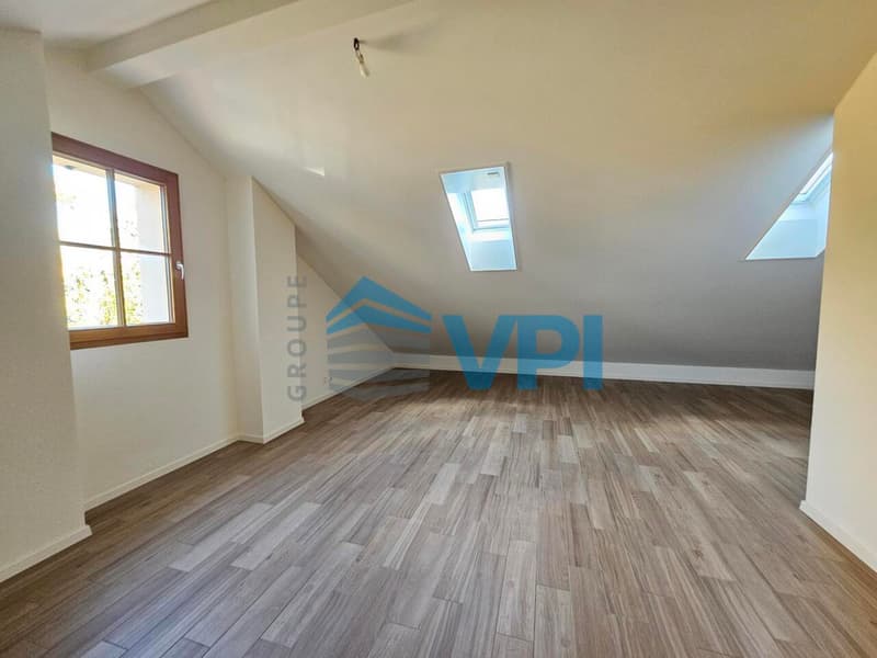 Superbe villa mitoyenne 6 pièces avec terrasse et jardin privatifs à B (13)