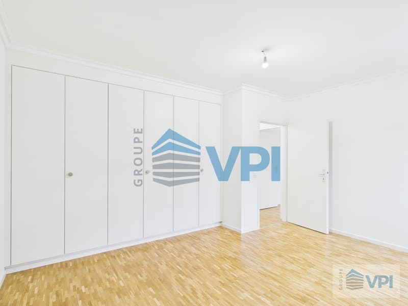 Appartement de 7 pièces à Plainpalais (7)