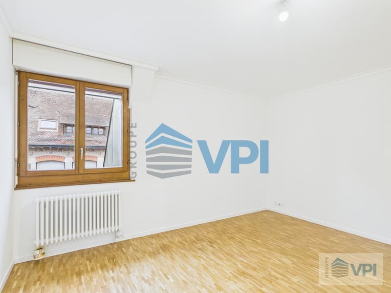 Appartement de 7 pièces à Plainpalais (6)