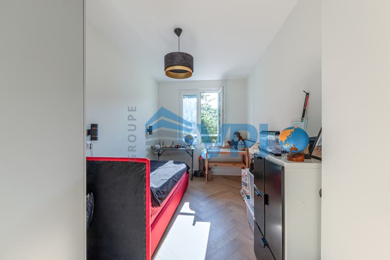 Duplex en attique magnifiquement rénové (12)