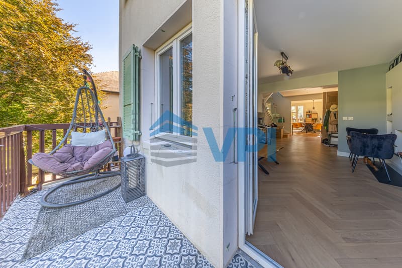 Duplex en attique magnifiquement rénové (4)