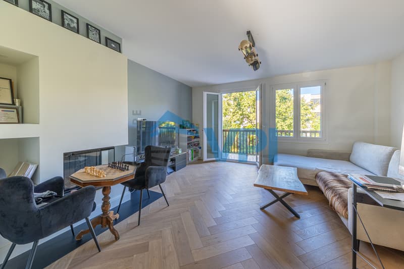 Duplex en attique magnifiquement rénové (1)