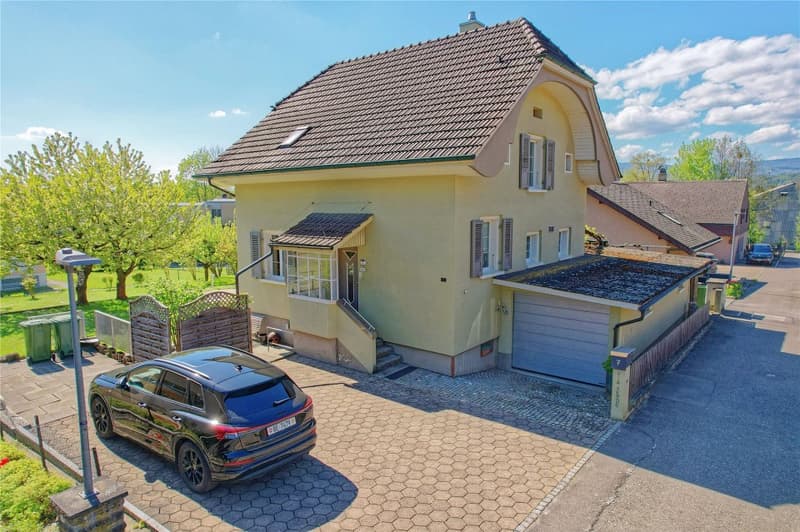 4½-Zimmer Einfamilienhaus mit Potenzial und viel Umschwung (2)