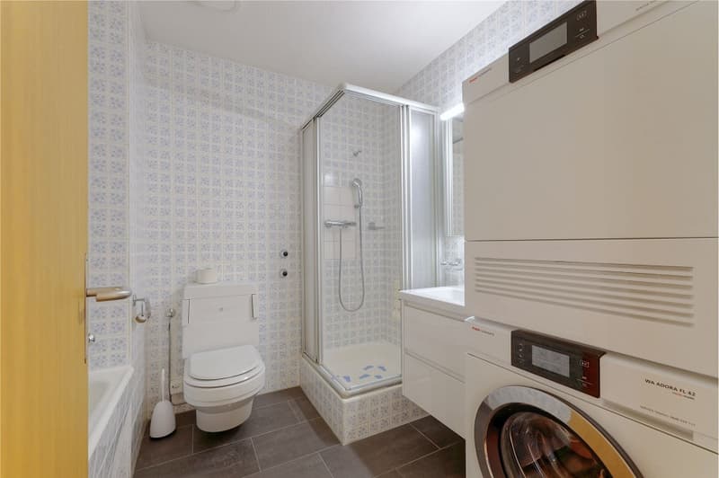Stilvolle 4½-Zimmerwohnung mit beheiztem Bastelraum an beliebter Lage in Bolligen (12)