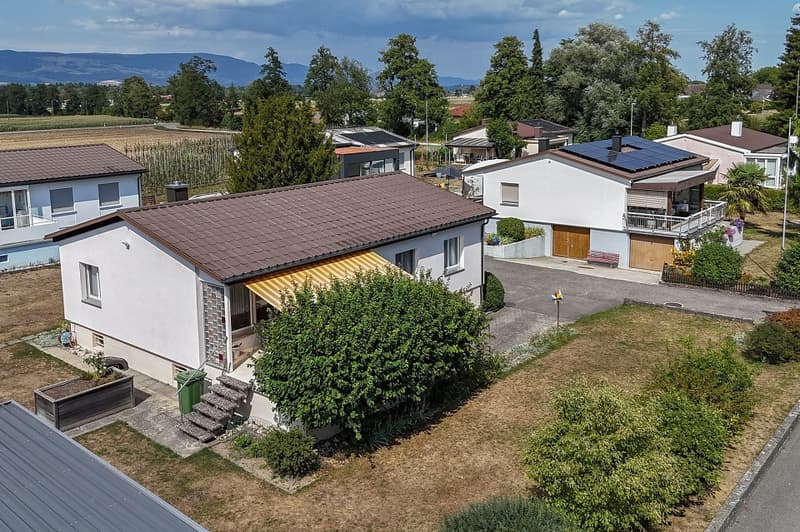 Charmantes Bungalow mit 5½-Zimmer und gepflegtem Umschwung (2)