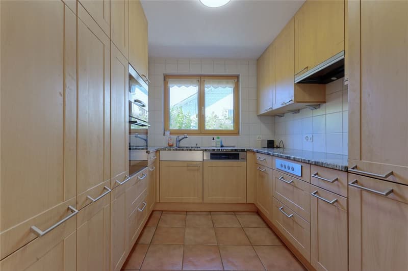 Grosszügiges 7½-Zimmer Einfamilienhaus mit idyllischem Garten (9)