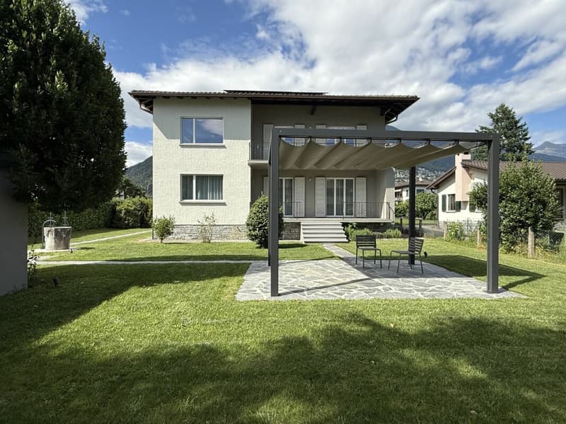 Charming 4.5-room ground-floor apartment in Ticino style with garden in Ascona (1)