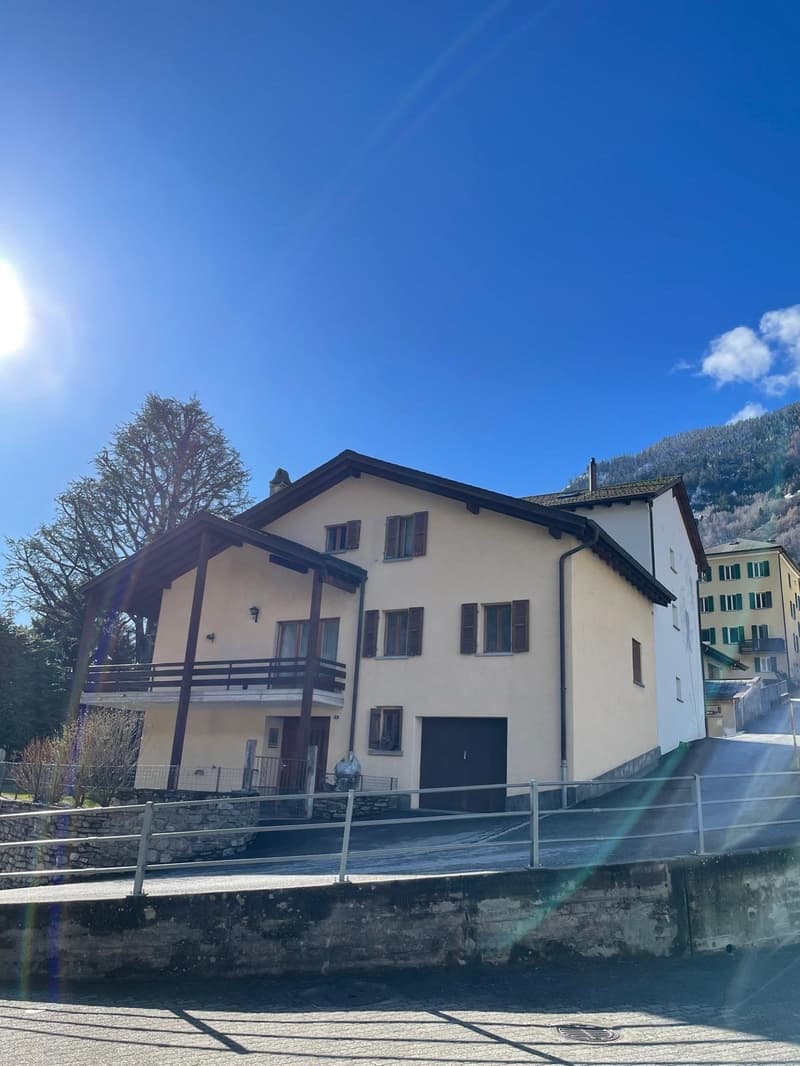 Mesocco, zona San Rocco, in posizione centrale e soleggiata vendesi curata casa unifamiliare (1)