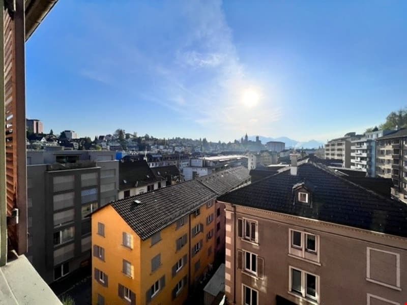 Helle 4-Zimmer Wohnung (1)