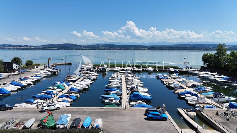 Der Hafen von Vallamand verfügt über rund 200 Liegeplätze, eine Tankstelle ...