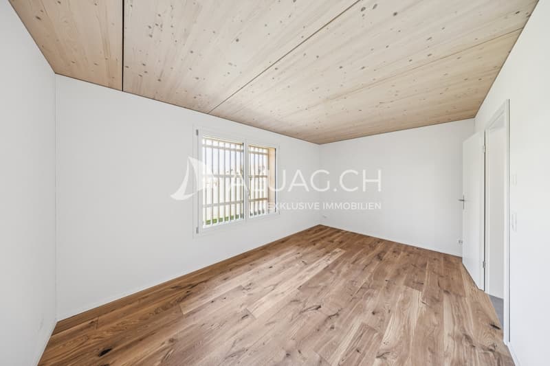 Zimmer in angenehmer Ruhelage mit Aussicht auf Wiesen und Pferde