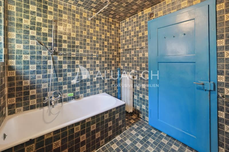 Badezimmer mit charmantem Retro-Look  ein Stück Wohncharakter vergangener Zeiten