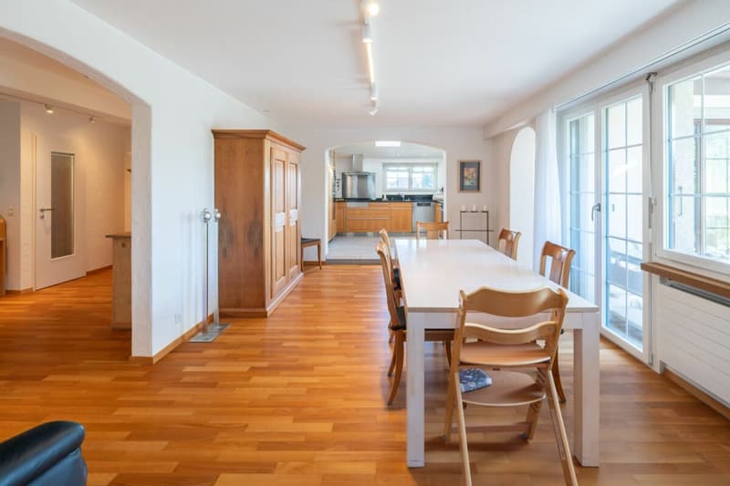 Villa im Chalet-Stil mit Pool & Sicht auf die Berner Alpenkette in Riggisberg (7)