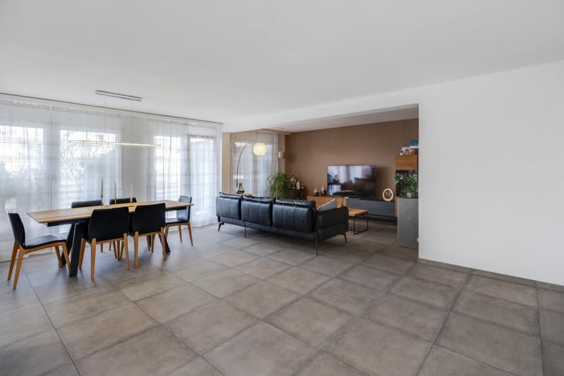 Moderne 4.5 Zimmerwohnung mit grossem Wintergarten und Terrasse im Zentrum von Oensingen (6)