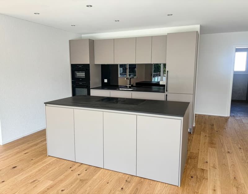 Erstbezug: Hochwertige 4.5 Zimmer Neubauwohnung in Riggisberg (2)