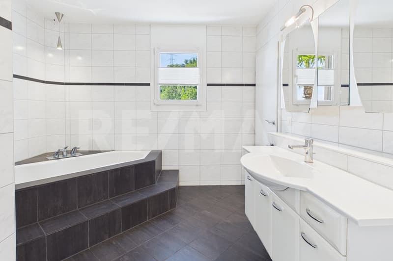 Exklusives Wohnen - 5½-Zimmer-Attikawohnung mit direktem Liftzugang (4)
