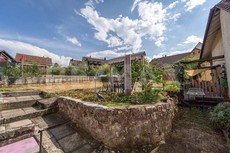 Ehemaliges Bauernhaus mit grosser Scheune (8)