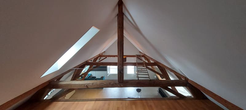 Charmante grossräumige 2.5-Zimmer-Dachwohnung in Kerzers – renoviert und ruhig gelegen (7)