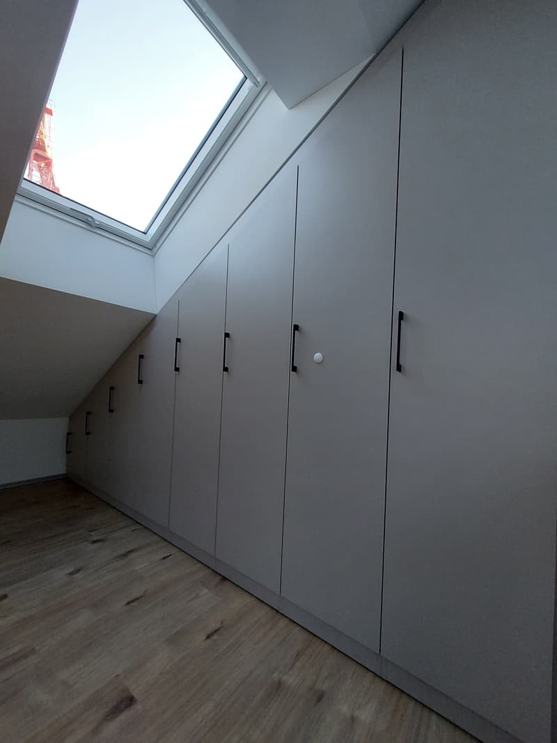 Exklusive teilmöblierte 2.5-Zimmer-Dachwohnung mit hohem Ausbaustandard in Kerzers (6)