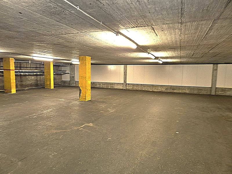 Vielseitige Lagerfläche in Utzenstorf zu vermieten  (470 - 2250m2) (2)