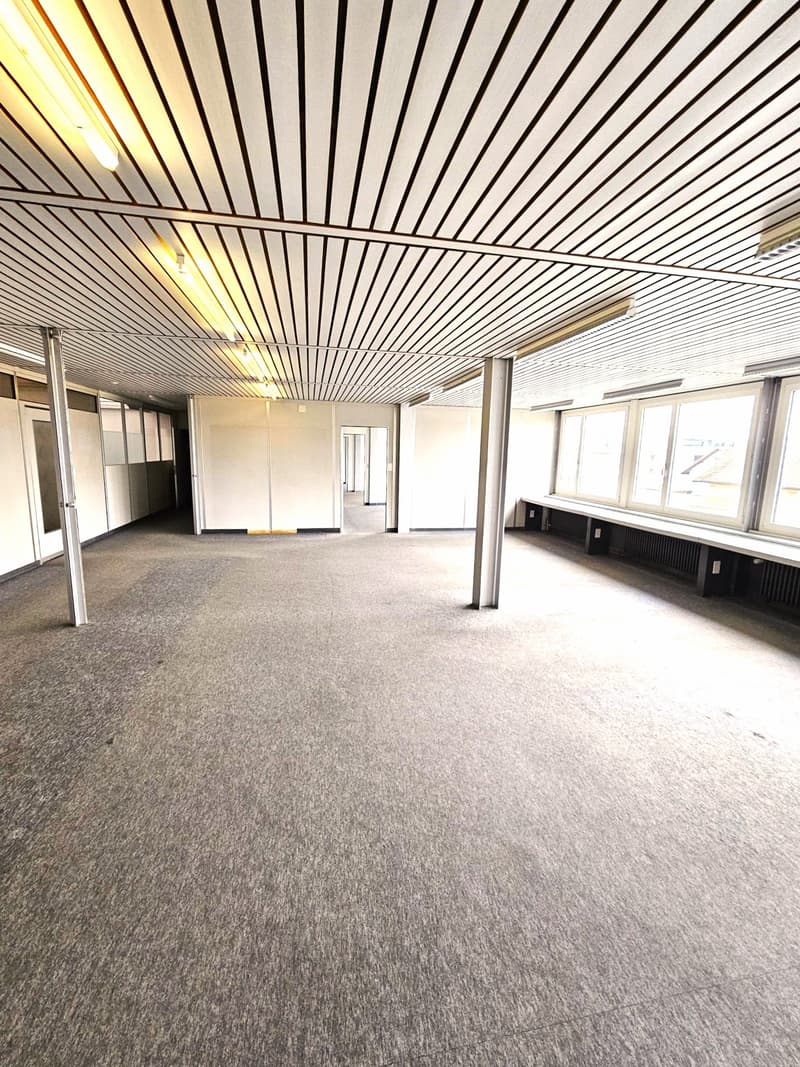 Vielseitige Lagerfläche in Utzenstorf zu vermieten  (470 - 2250m2) (8)