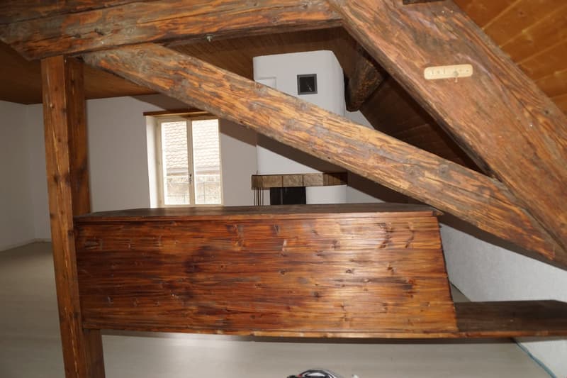 Zu vermieten 2.5 Zimmerwohnung mit Galerie in Wiedlisbach (3)