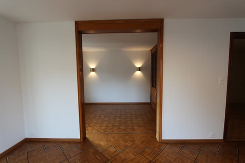 Moderne 4.5-Zimmerwohnung im Zentrum von Visp zu vermieten (4)