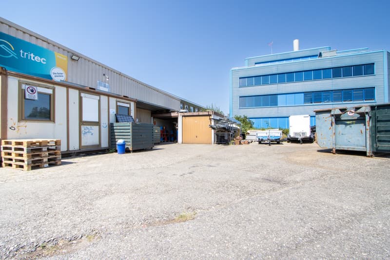 Parzelle 1766 + 247 - Garagenboxen + Lagerfläche seitlich