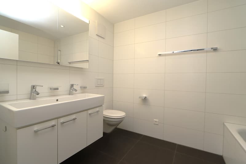 Bad mit Badewanne