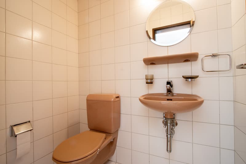 separates WC