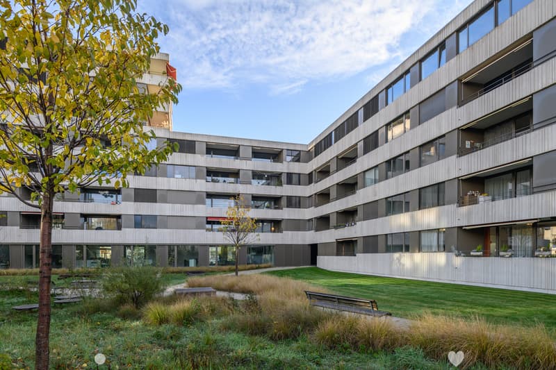 04024_AUSSENANSICHT_HOF.jpg