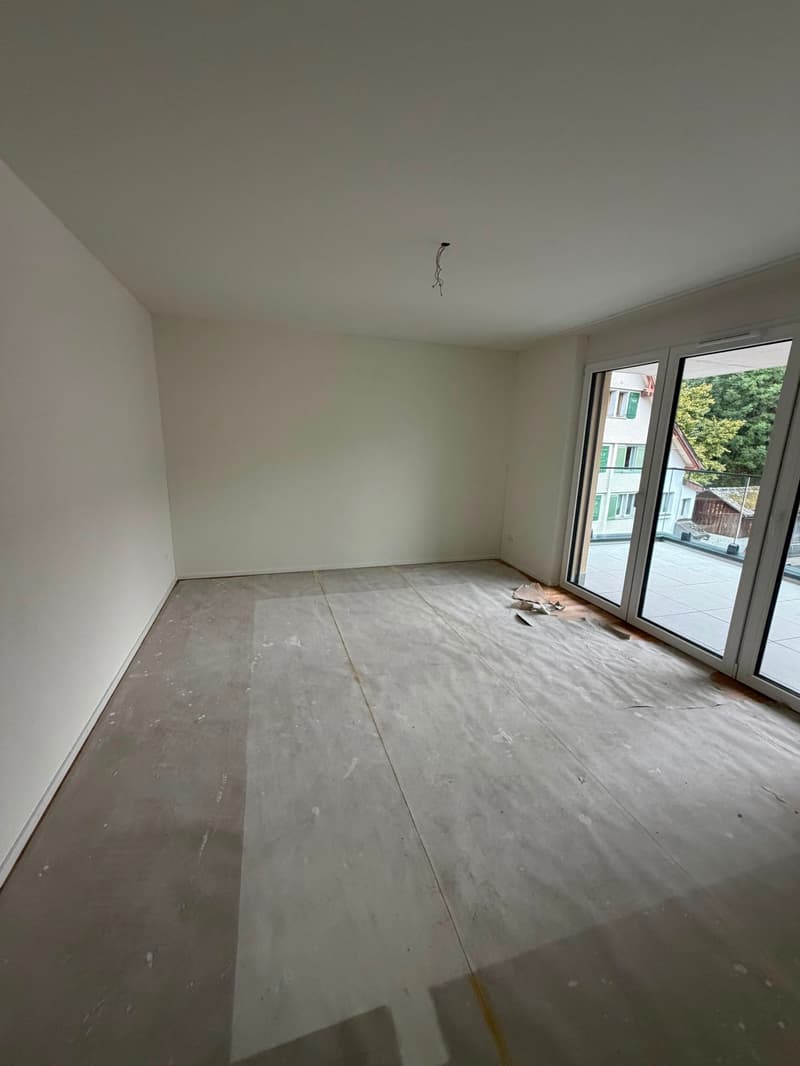 Moderne 3.5-Zimmer-Wohnung mit Balkon in Niederurnen, Glarus Nord (10)