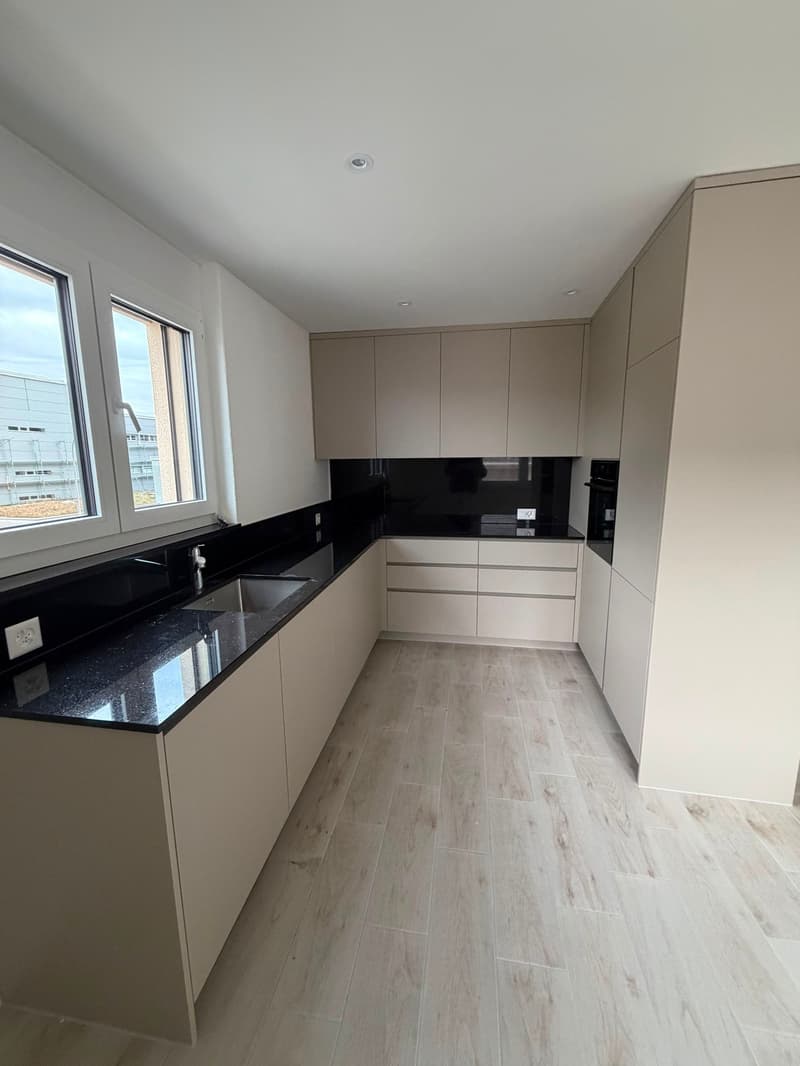 Moderne 3.5-Zimmer-Wohnung mit Balkon in Niederurnen, Glarus Nord (13)