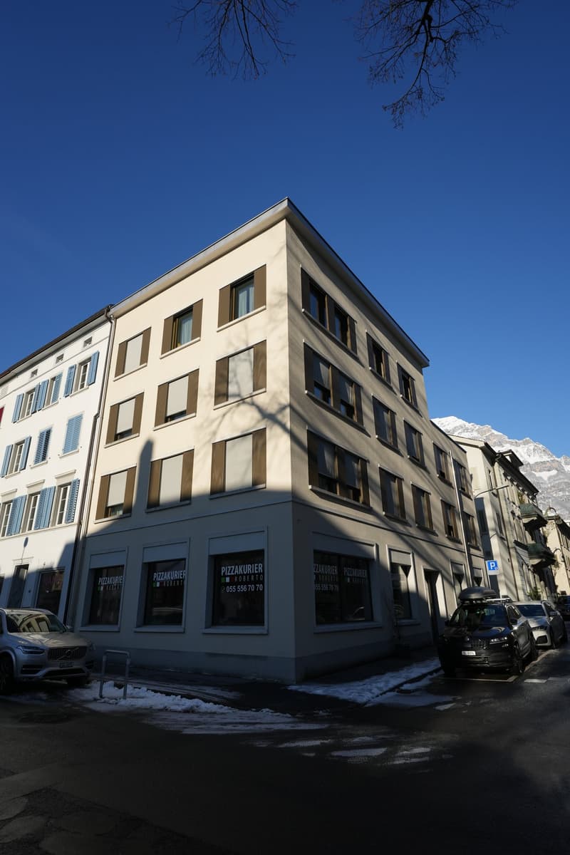 Charmante 2.5-Zimmer-Wohnung an der Rathausgasse in Glarus (1)