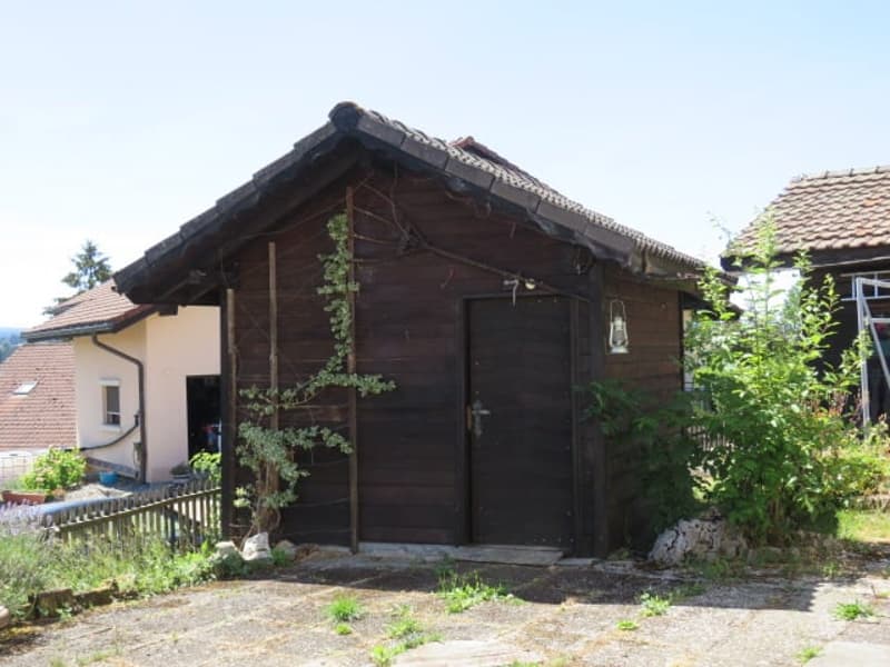 MAISON FAMILIALE SITUEE DANS UN QUARTIER RESIDENTIEL TRES CALME AVEC TRES BELLE VUE SUR LE CHASSERAL (18)