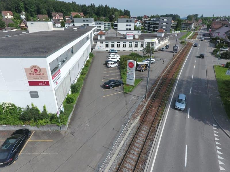 Helles Büro mit 2 Zimmern an zentraler Lage in Seon (1)
